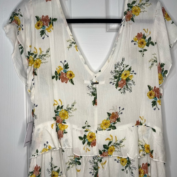 NWT O’Neill Floral Blouse - Picture 2 of 9